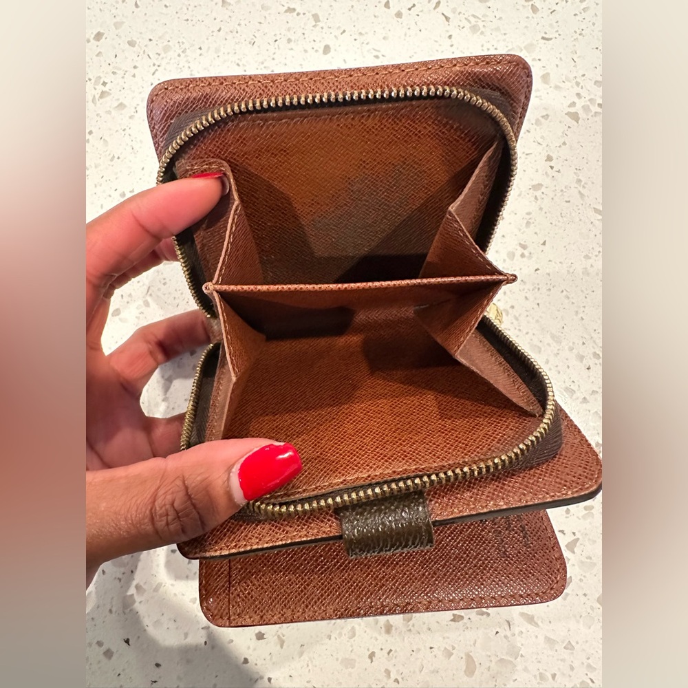 Louis Vuitton Compact Wallet - Picture 5 of 12